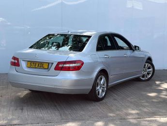 Mercedes-Benz E-CLASS 2.1 E220 BlueEfficiency AvantGarde CDi Auto 4dr