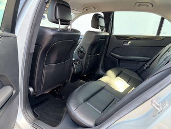Mercedes-Benz E-CLASS 2.1 E220 BlueEfficiency AvantGarde CDi Auto 4dr