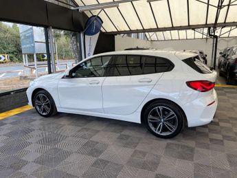 BMW 1 SERIES 1.5 118i Sport Auto 5dr