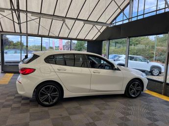 BMW 1 SERIES 1.5 118i Sport Auto 5dr