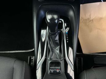 TOYOTA COROLLA 1.8 Corolla Icon HEV CVT 5dr