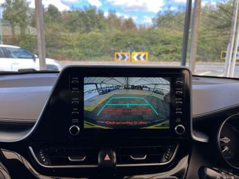 TOYOTA C-HR 1.8 C-HR Design HEV CVT 5dr