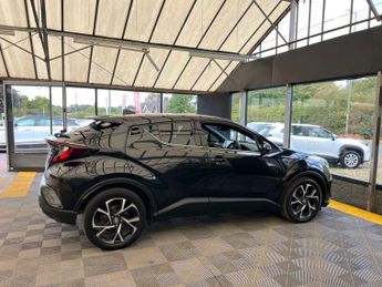 TOYOTA C-HR 1.8 C-HR Design HEV CVT 5dr