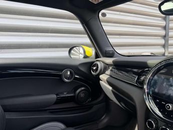 MINI HATCH Cooper S Electric Level 3 3dr