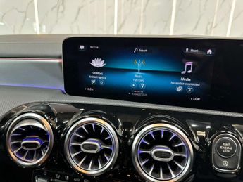 MERCEDES-BENZ CLA 2.0 CLA 220 AMG Line Premium Auto 4dr