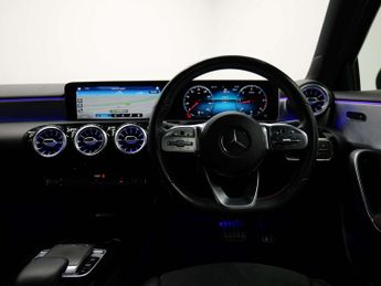 Mercedes-Benz A-CLASS 2.0 A 200 D AMG Line Premium Auto 5dr