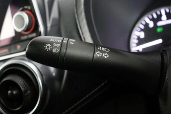 Nissan Juke 1.0 DIG-T N-Connecta SUV 5dr Petrol DCT Auto Euro 6 (s/s) (114 p