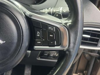 Jaguar XE 2.0d R-Sport Saloon 4dr Diesel Auto Euro 6 (s/s) (180 ps)