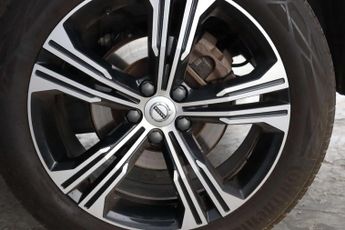 Volvo XC40 1.5h T5 Recharge 10.7kWh Ultimate Bright SUV 5dr Petrol Plug-in 