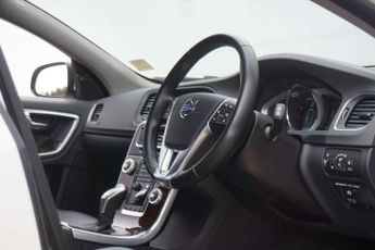 Volvo V60 3.0 T6 SE Lux Geartronic AWD 5dr