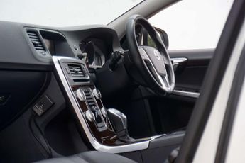 Volvo V60 3.0 T6 SE Lux Geartronic AWD 5dr
