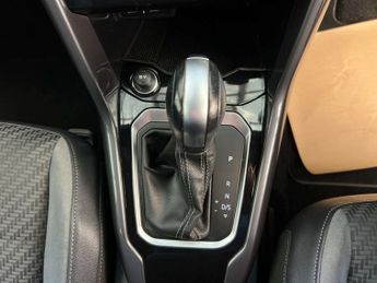 VOLKSWAGEN T-ROC 1.5 T-Roc R-Line TSi Evo Semi-Auto 5dr