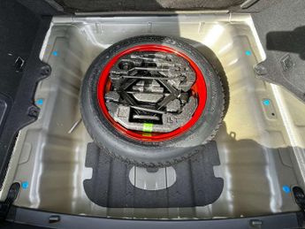 HYUNDAI IONIQ 1.6 IONIQ Premium SE FHEV Semi-Auto 5dr