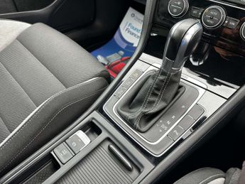 Volkswagen GOLF 2.0 Golf R DSG 4WD 3dr