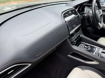 Jaguar F-PACE 2.0 F-PACE R-Sport AWD D Auto 4WD 5dr