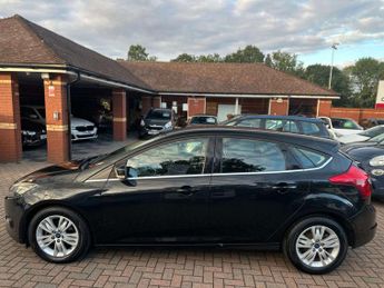 FORD FOCUS 1.6 Focus Titanium Navigator Auto 5dr