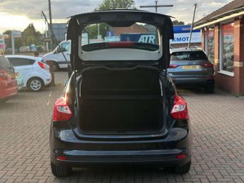 FORD FOCUS 1.6 Focus Titanium Navigator Auto 5dr
