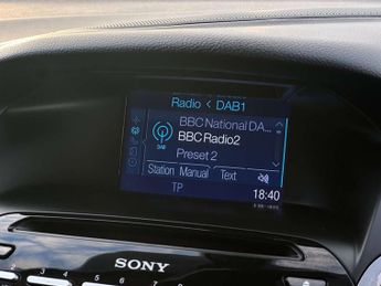 FORD FOCUS 1.6 Focus Titanium Navigator Auto 5dr