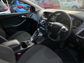 FORD FOCUS 1.6 Focus Titanium Navigator Auto 5dr
