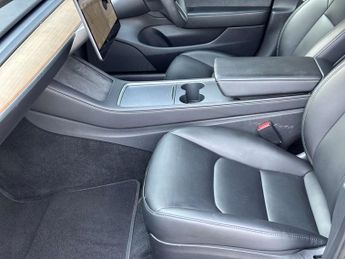 TESLA MODEL 3 Model 3 Long Range AWD 4WD 4dr