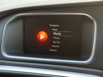 Volvo V40 2.0 V40 Cross Country Professional D3 Auto 5dr