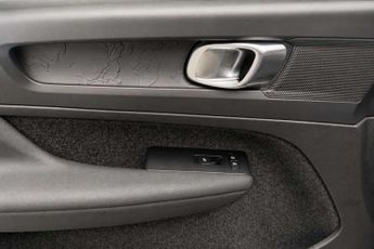 VOLVO C40 Recharge 69kWh Core SUV 5dr Electric Auto (231 ps)