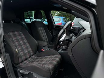 VOLKSWAGEN GOLF 2.0 Golf GTi Semi-Auto 5dr