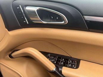Porsche CAYENNE 3.0 Cayenne V6 D Tiptronic S 4WD 5dr