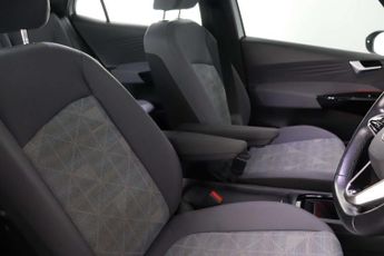 Volkswagen ID.3 Pro Performance 58kWh Life Hatchback 5dr Electric Auto (204 ps)