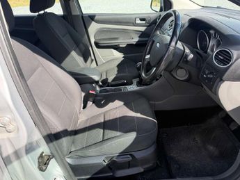 FORD FOCUS 1.8 Focus Titanium 125 5dr