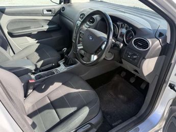 FORD FOCUS 1.8 Focus Titanium 125 5dr
