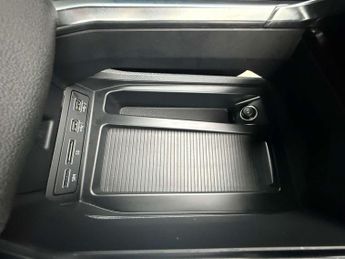 Audi e-tron 50 Technik SUV 5dr Electric Auto quattro 71.2kWh (313 ps)