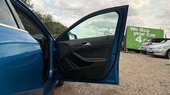 MERCEDES-BENZ A CLASS 1.6 A180 SE Hatchback 5dr Petrol 7G-DCT Euro 6 (s/s) (122 ps)