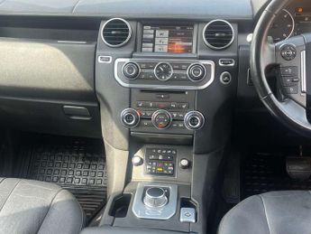 Land Rover DISCOVERY 4 3.0 SD V6 XS SUV 5dr Diesel Auto 4WD Euro 5 (255 bhp) AA INSPECT