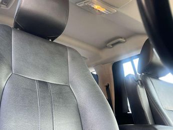 Land Rover DISCOVERY 4 3.0 SD V6 XS SUV 5dr Diesel Auto 4WD Euro 5 (255 bhp) AA INSPECT