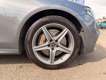 MERCEDES-BENZ E-CLASS 2.0 E 300 AMG Line de Auto 5dr