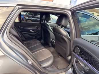 MERCEDES-BENZ E-CLASS 2.0 E 300 AMG Line de Auto 5dr