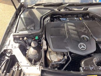 MERCEDES-BENZ E-CLASS 2.0 E 300 AMG Line de Auto 5dr