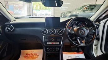 Mercedes-Benz A Class 1.5 A180d Sport (Premium) Hatchback 5dr Diesel 7G-DCT Euro 6 (s/