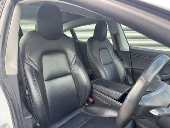TESLA MODEL 3 Model 3 Standard Range + 4dr