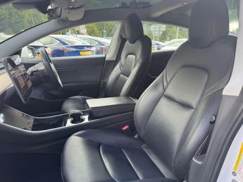 TESLA MODEL 3 Model 3 Standard Range + 4dr