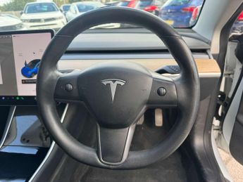 TESLA MODEL 3 Model 3 Standard Range + 4dr