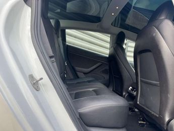 TESLA MODEL 3 Model 3 Standard Range + 4dr