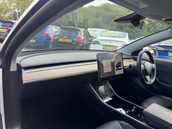 TESLA MODEL 3 Model 3 Standard Range + 4dr