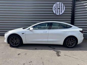 TESLA MODEL 3 Model 3 Standard Range + 4dr