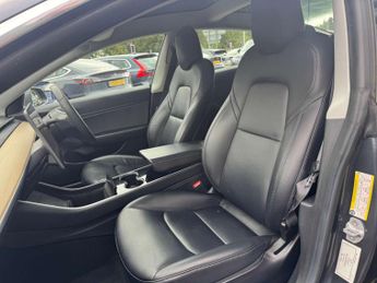 TESLA MODEL 3 Model 3 Standard Range + 4dr