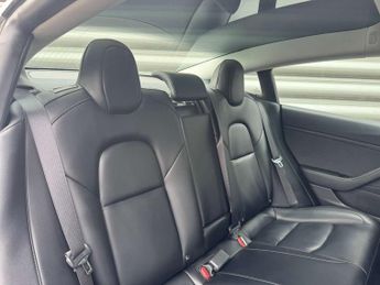 TESLA MODEL 3 Model 3 Standard Range + 4dr