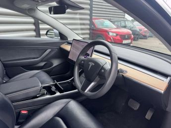 TESLA MODEL 3 Model 3 Standard Range + 4dr