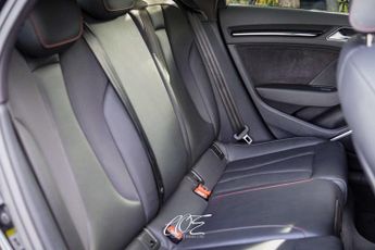 Audi RS 3 2.5 RS 3 Sportback Nav Quattro Semi-Auto 4WD 5dr