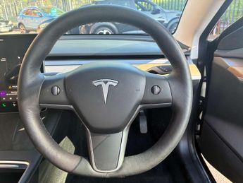 TESLA MODEL 3 Model 3 Long Range AWD 4WD 4dr